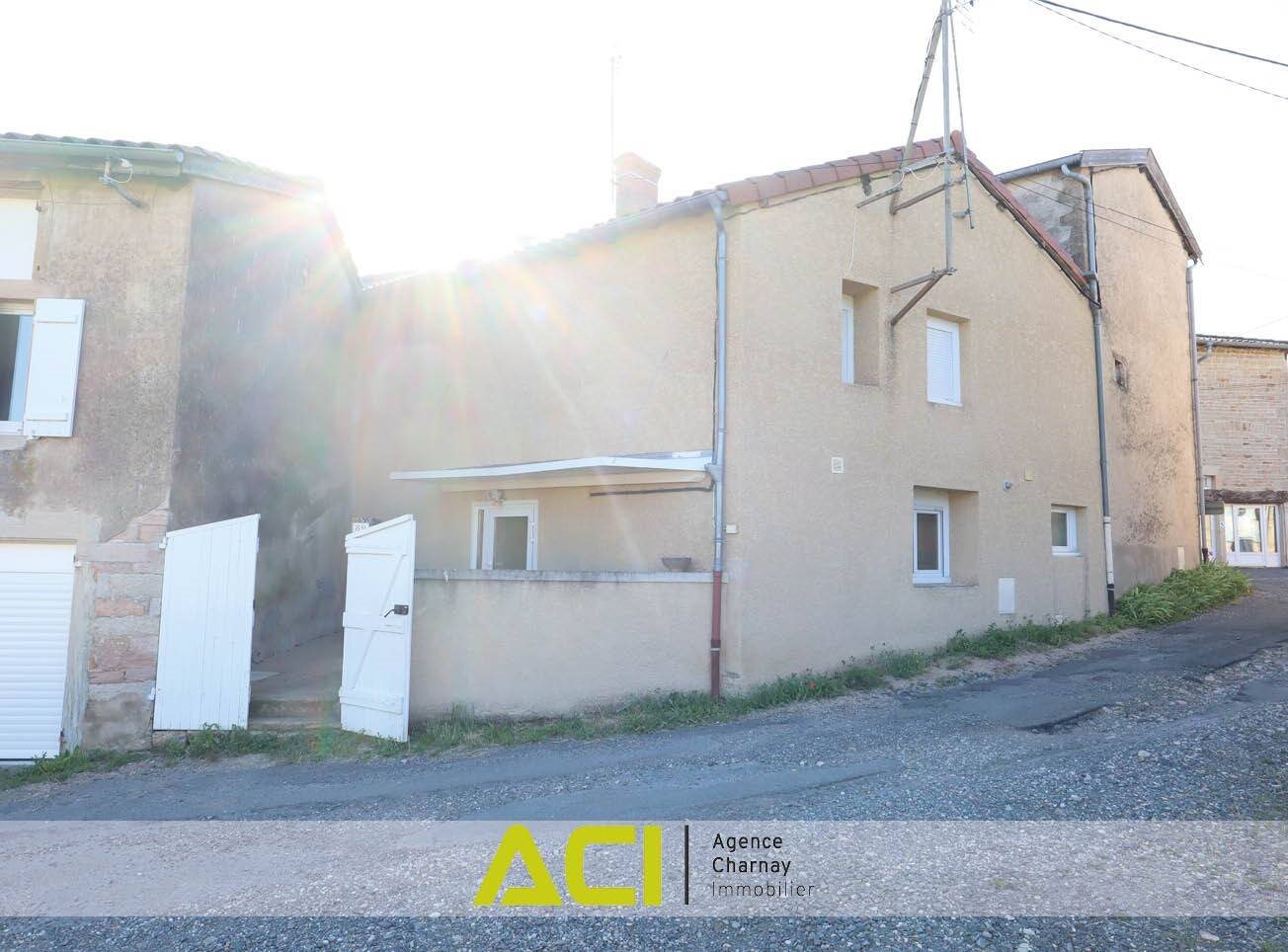 Maison à louer, 49m², Prissé