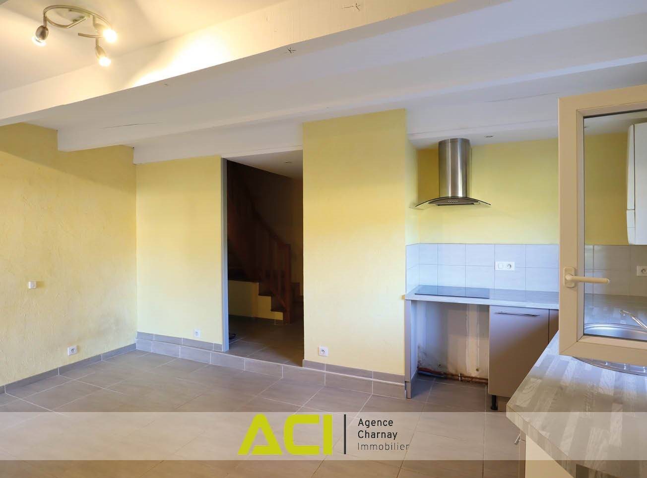 Maison à louer, 49m², Prissé