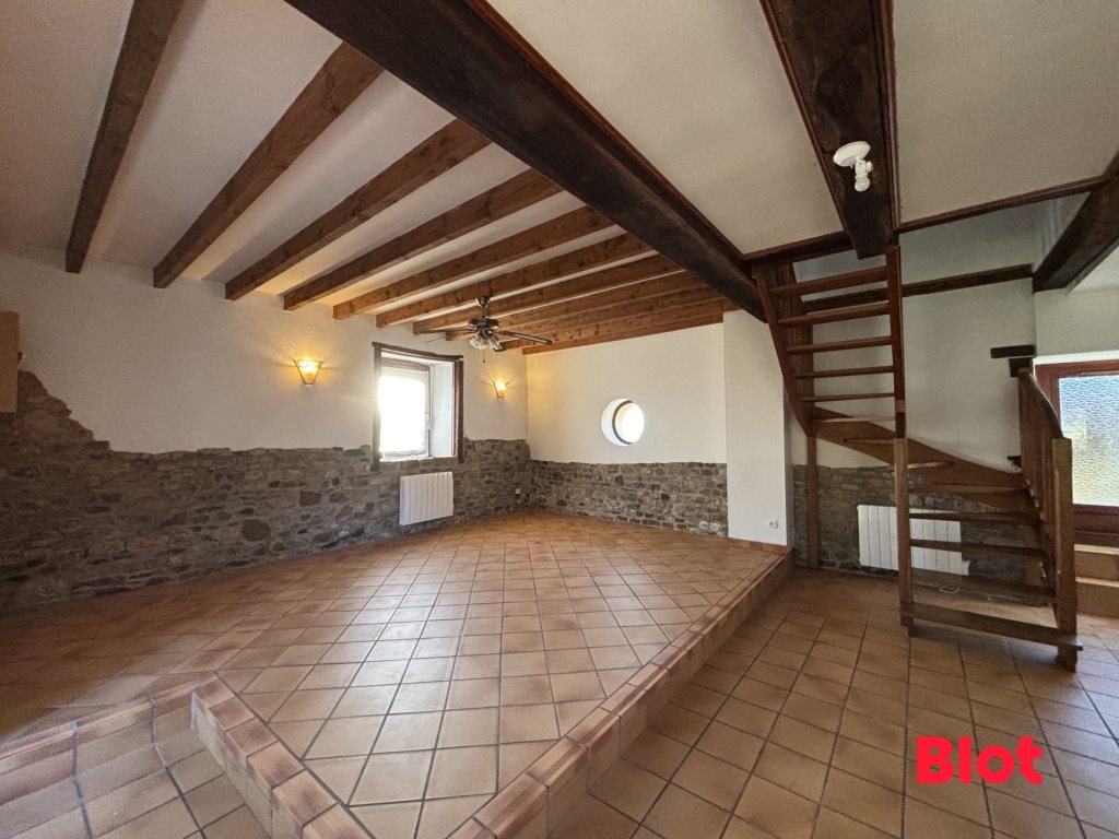 Maison à louer, 97m², Gahard