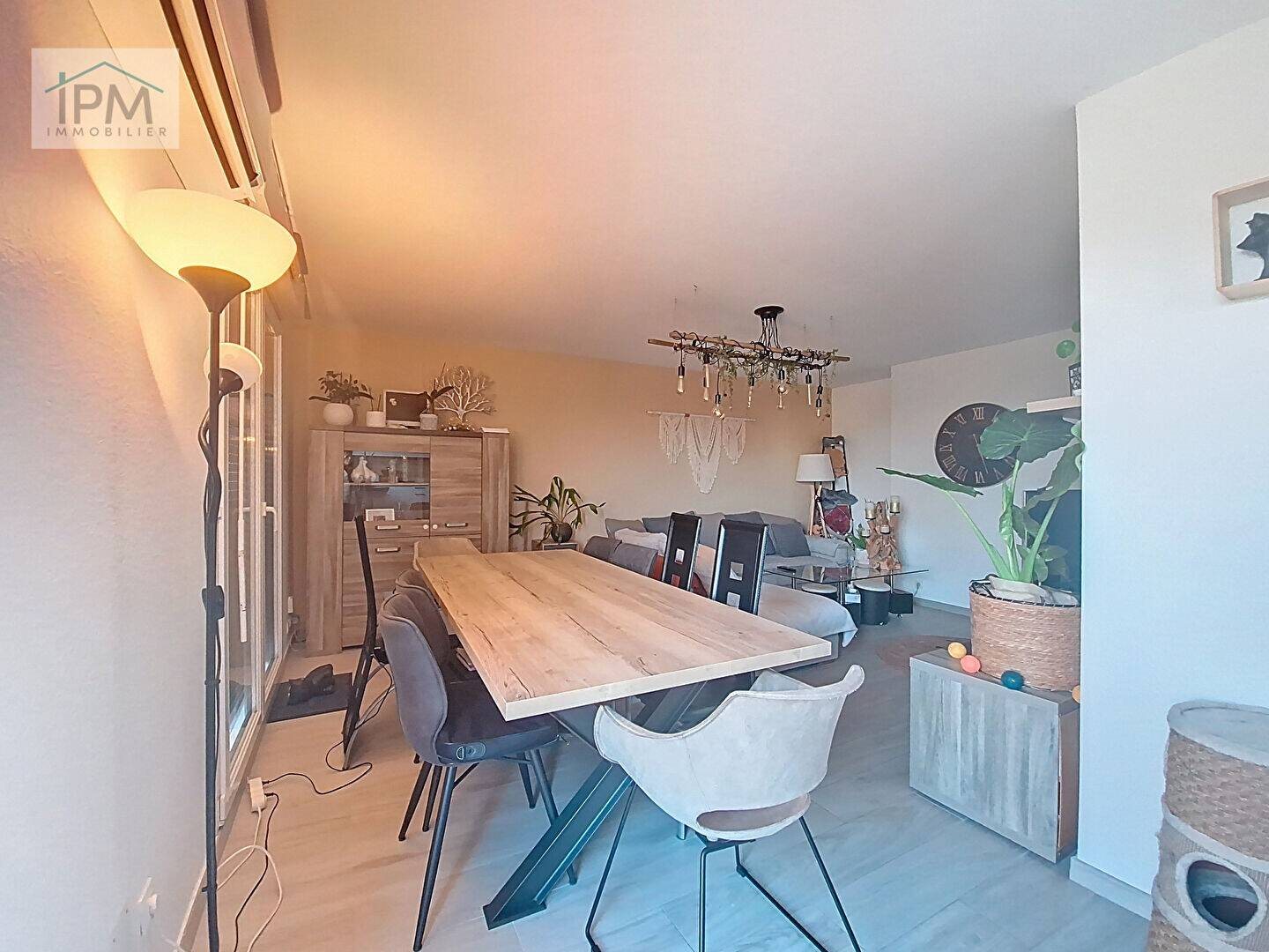 Appartement à louer, 81m², Westhouse