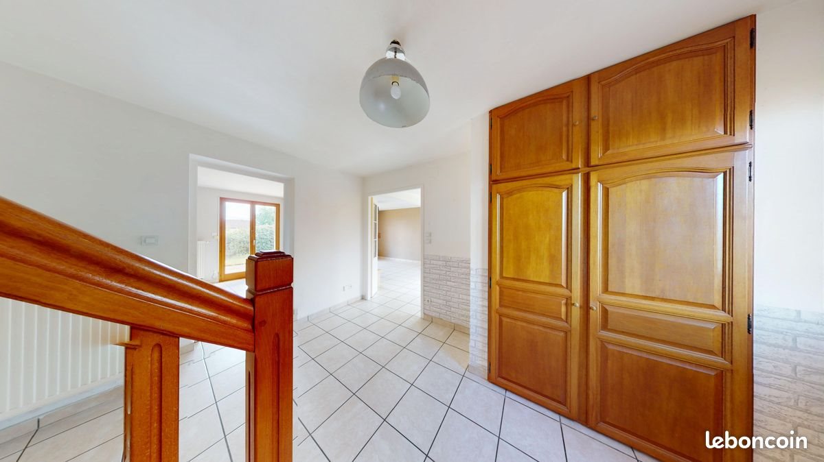 Maison à louer, 140m², Frais