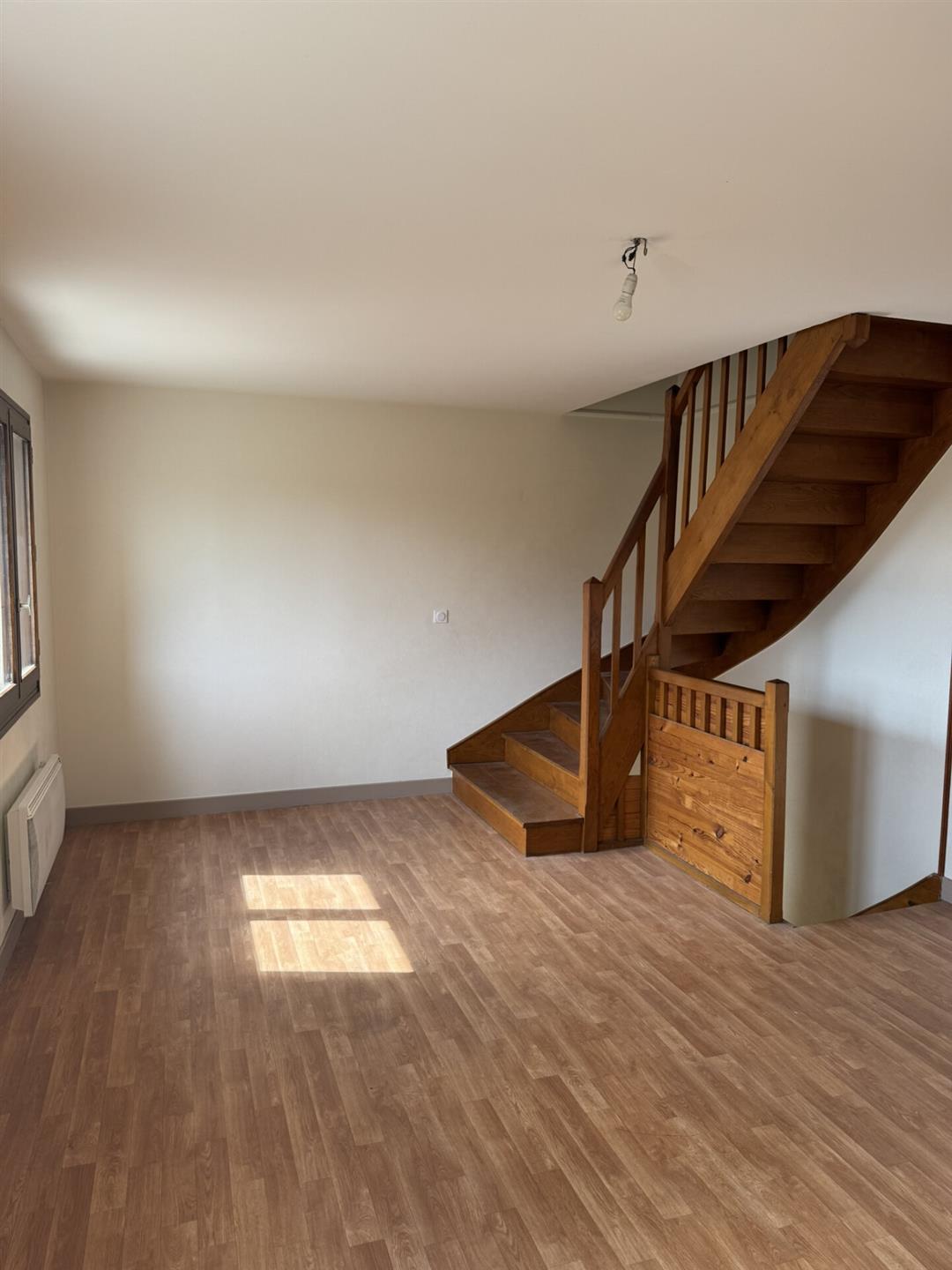 Appartement à louer, 76m², Ussac