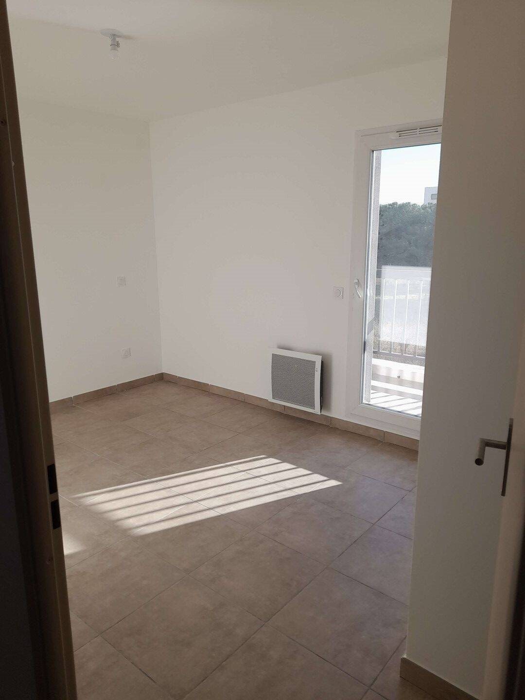Maison à louer, 104m², Bessan