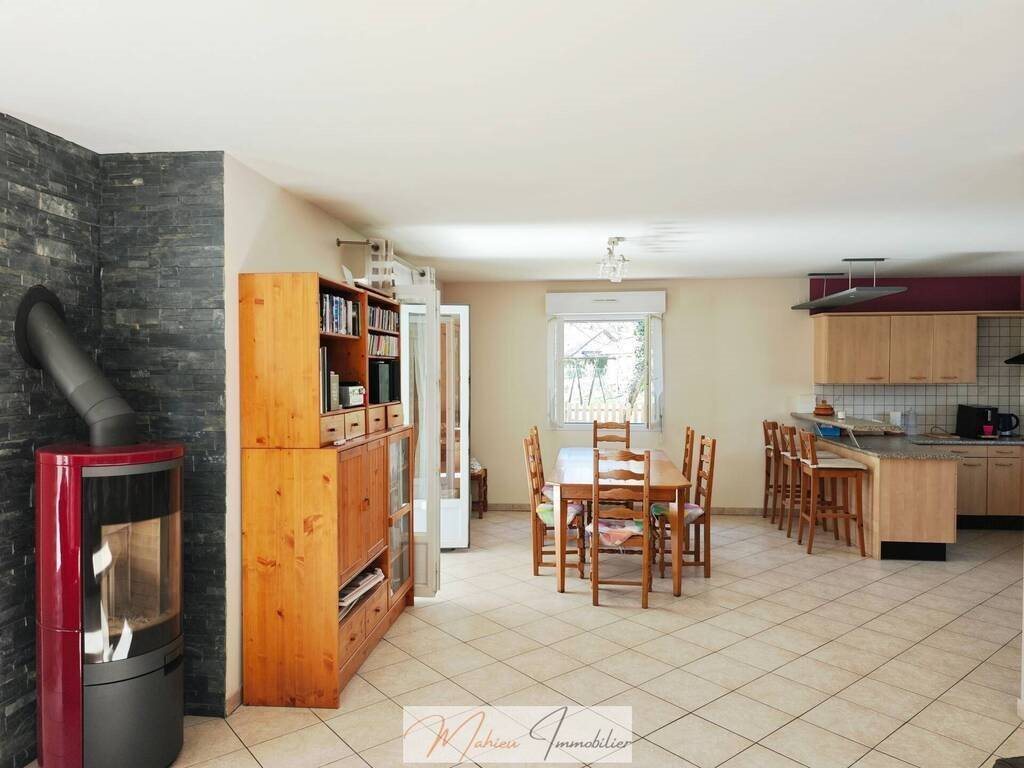 Maison à vendre, 124m², Gex