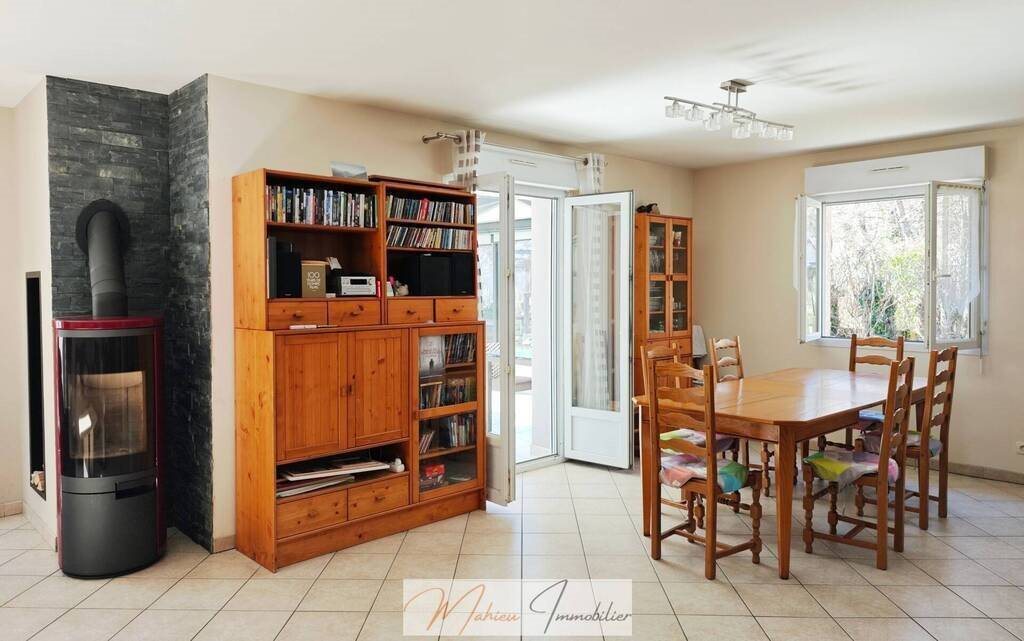 Maison à vendre, 124m², Gex