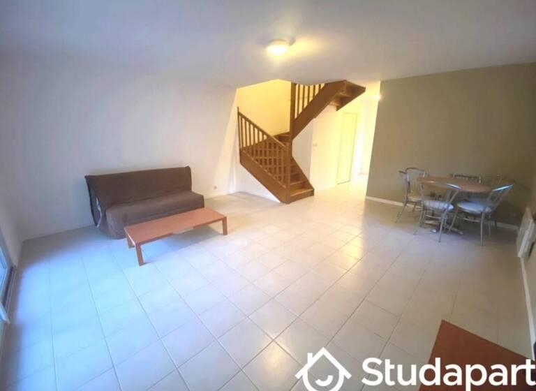 Maison à louer, 81m², Fuveau