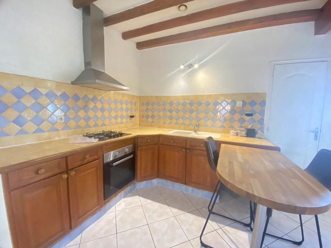 Maison à louer, 52m², Saint-Mitre-les-Remparts