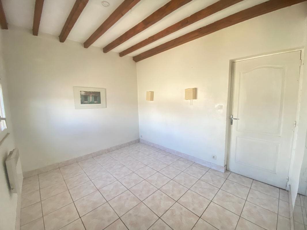 Maison à louer, 52m², Saint-Mitre-les-Remparts