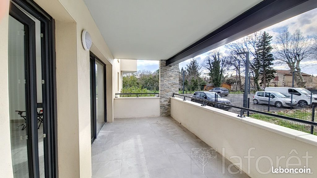 Appartement à louer, 62m², Eyguières