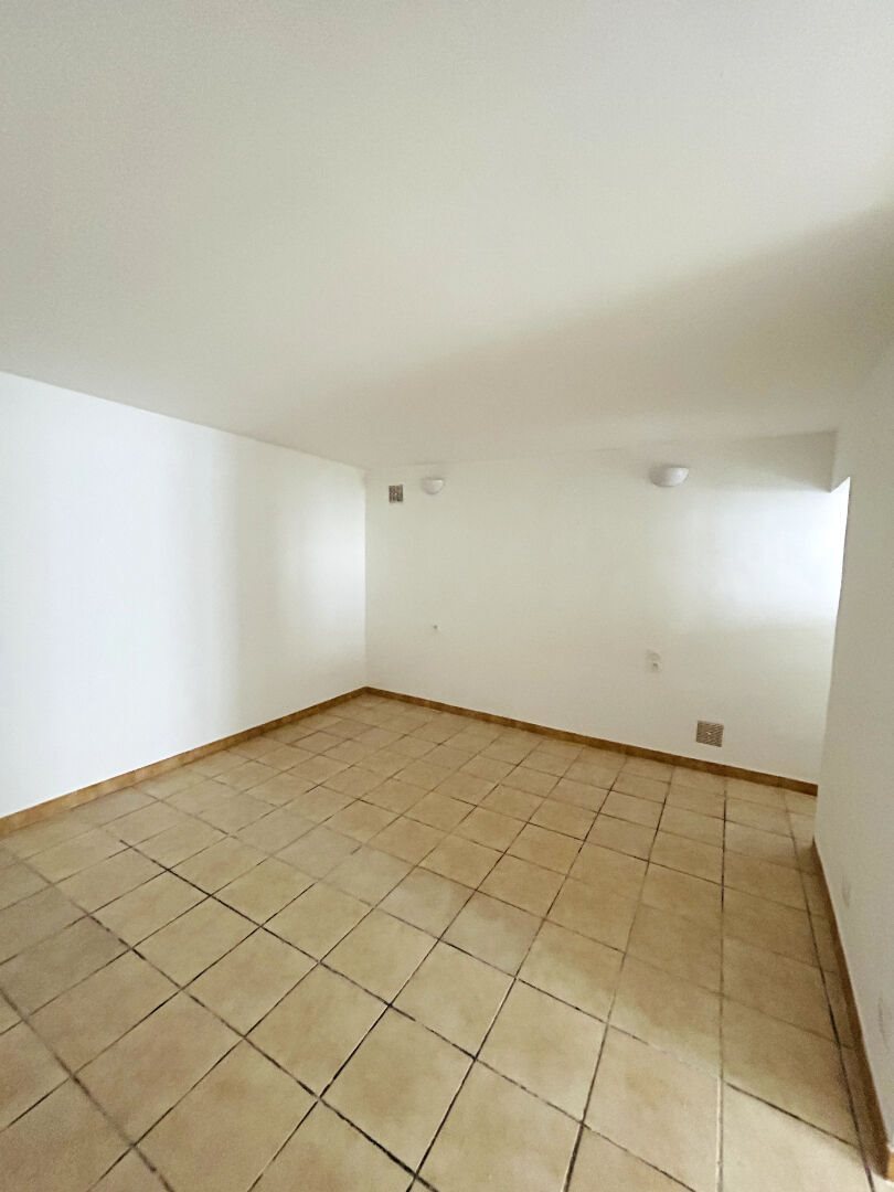 Appartement à louer, 40m², Lambesc