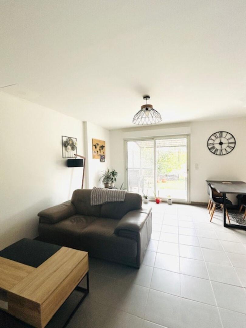 Maison à louer, 77m², Grans