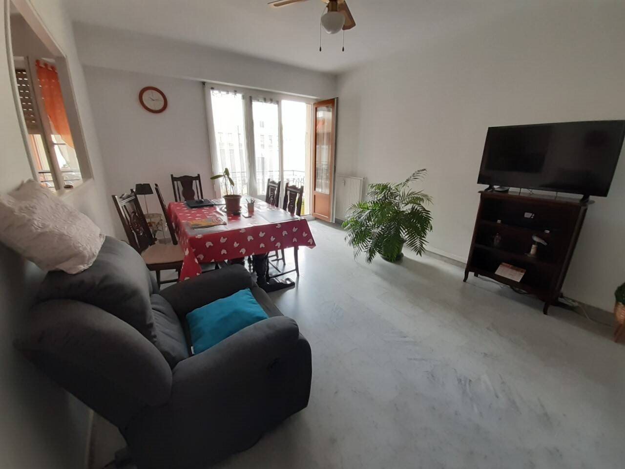 Appartement à louer, 68m², Nîmes