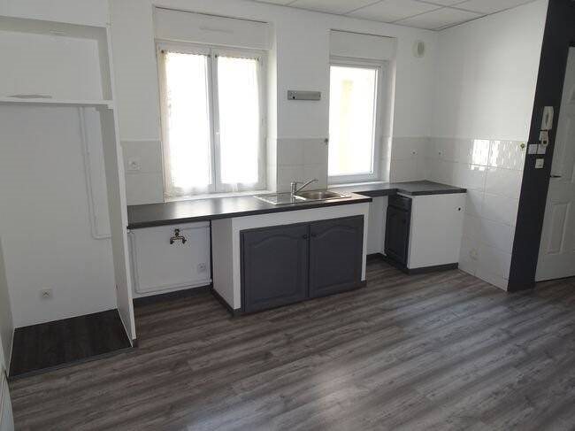 Appartement à louer, 35m², Pont-de-Chéruy