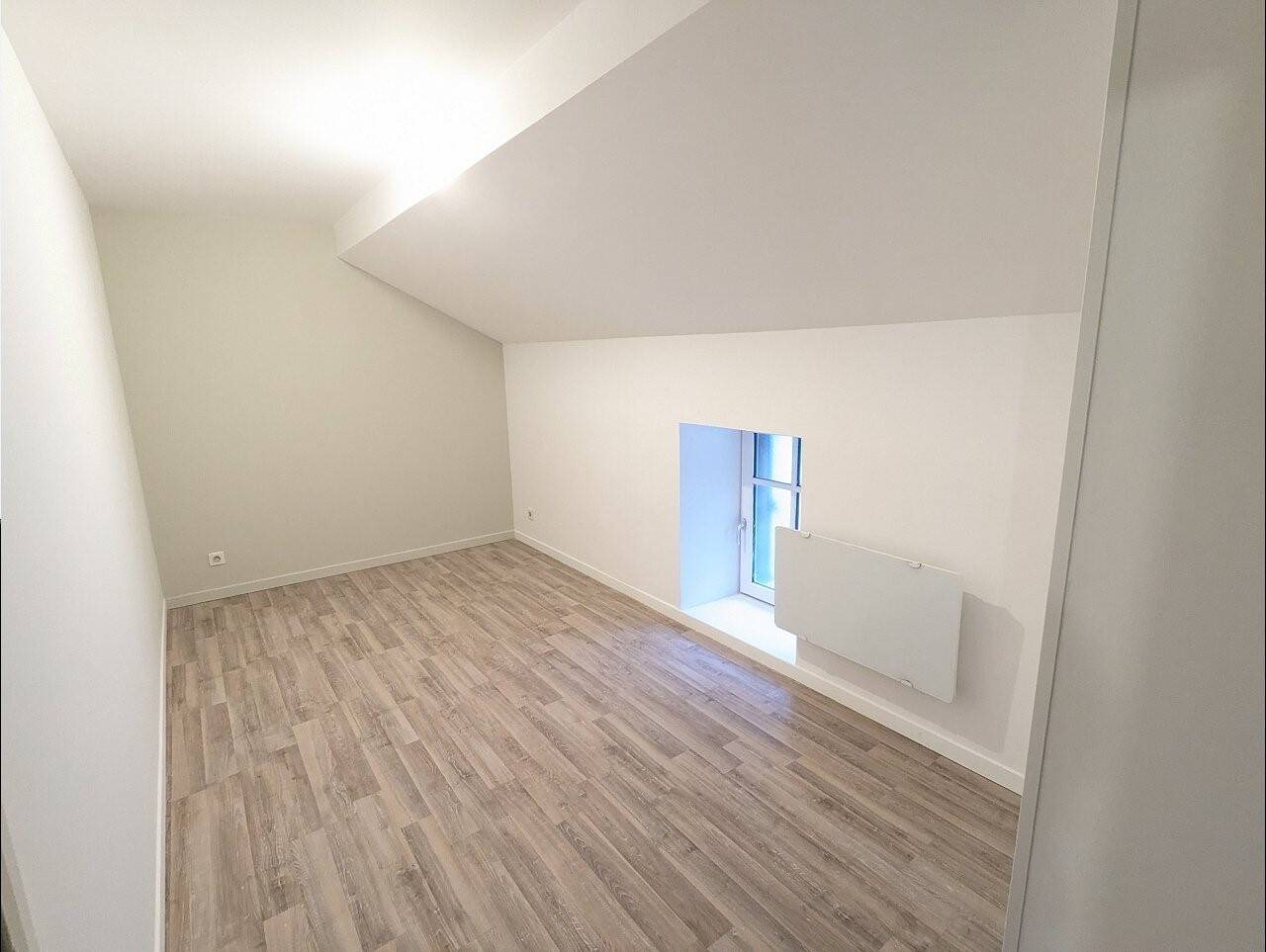Appartement à louer, 72m², Crémieu