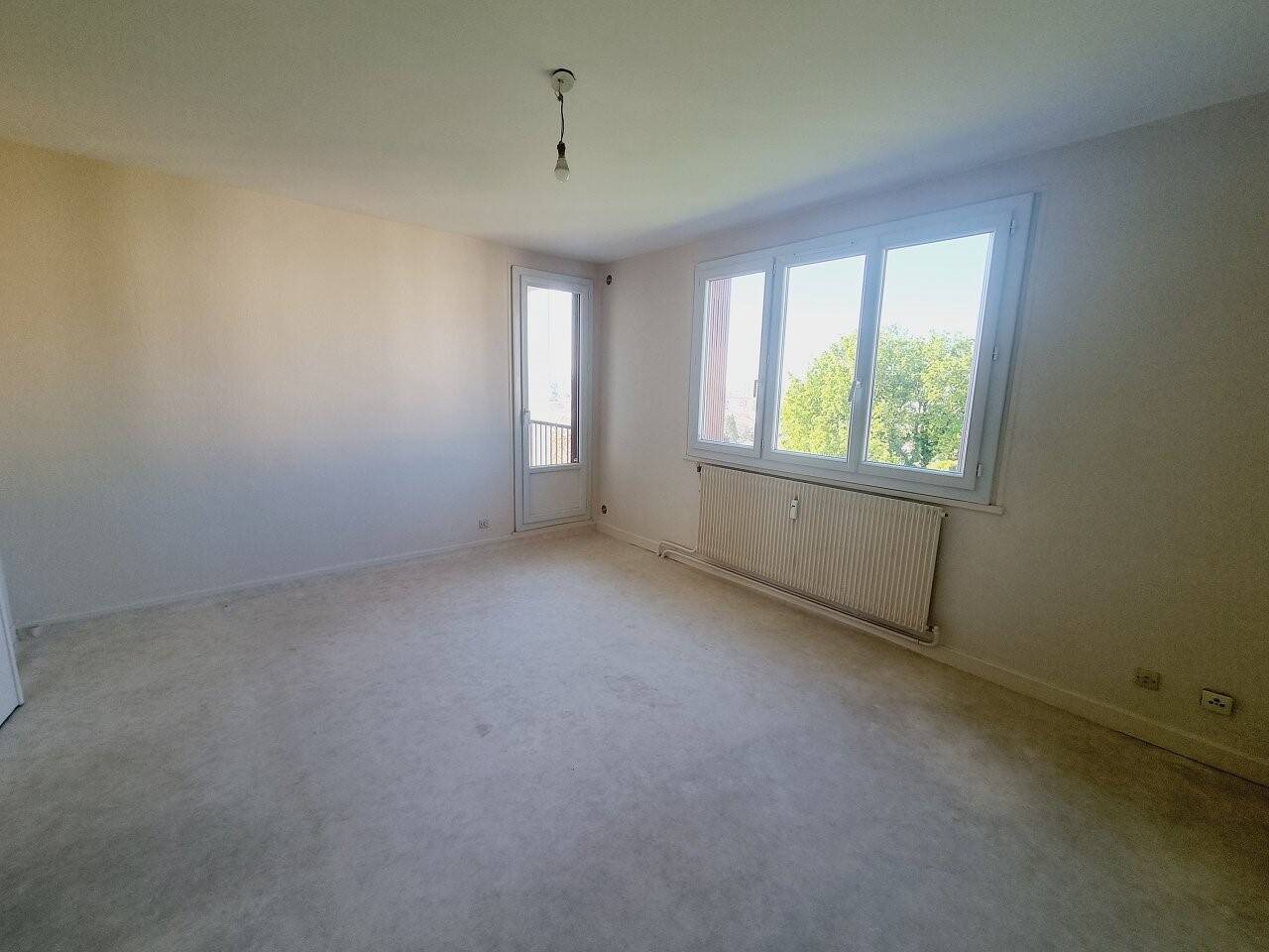 Appartement à louer, 65m², Pont-de-Chéruy