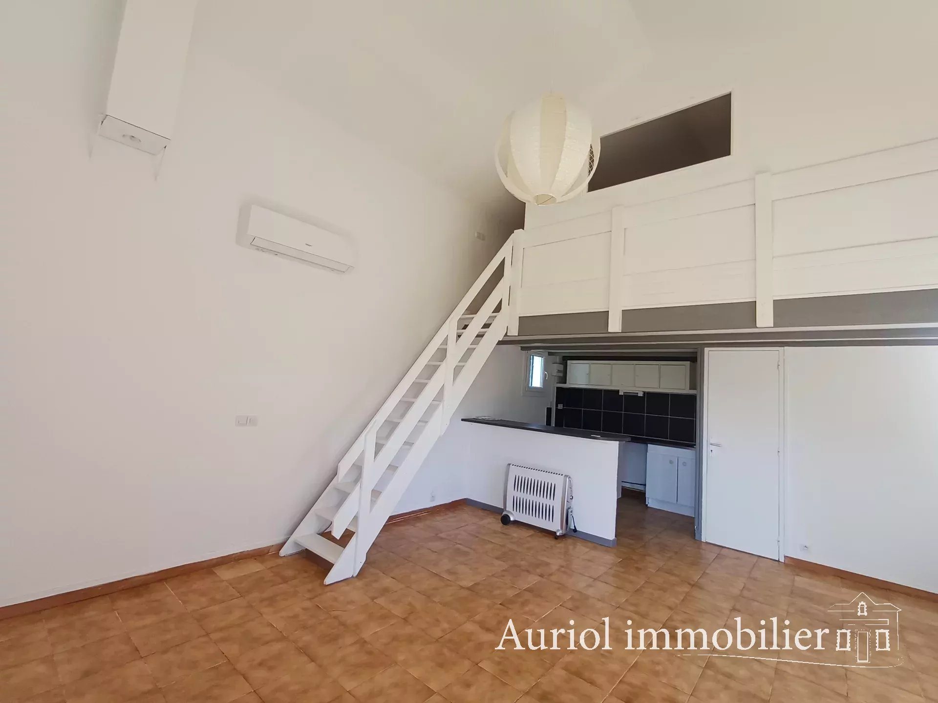 Maison à louer, 39m², Saint-Zacharie