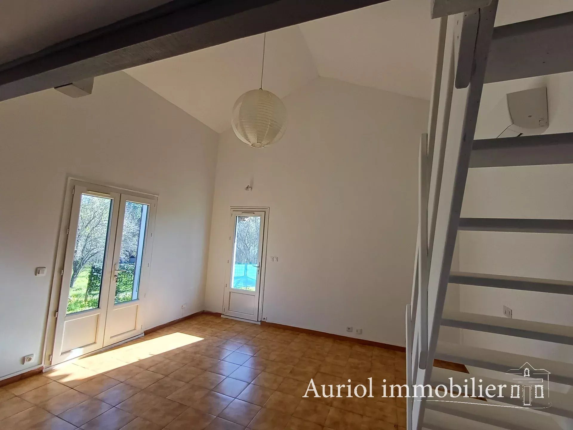 Maison à louer, 39m², Saint-Zacharie