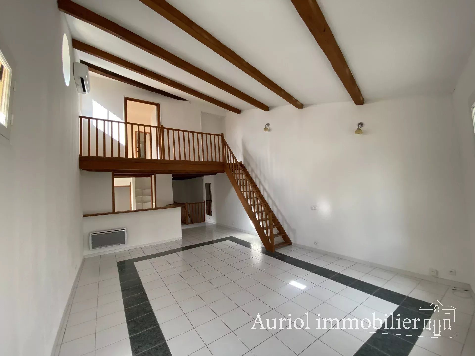 Appartement à louer, 82m², Auriol