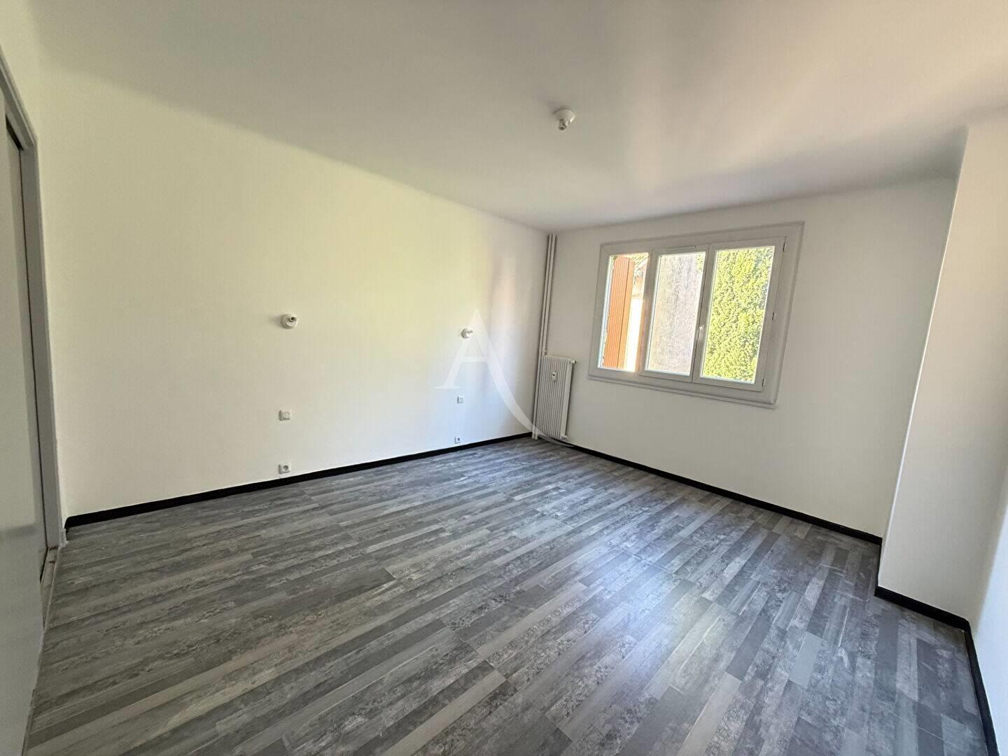 Appartement à louer, 79m², Nîmes