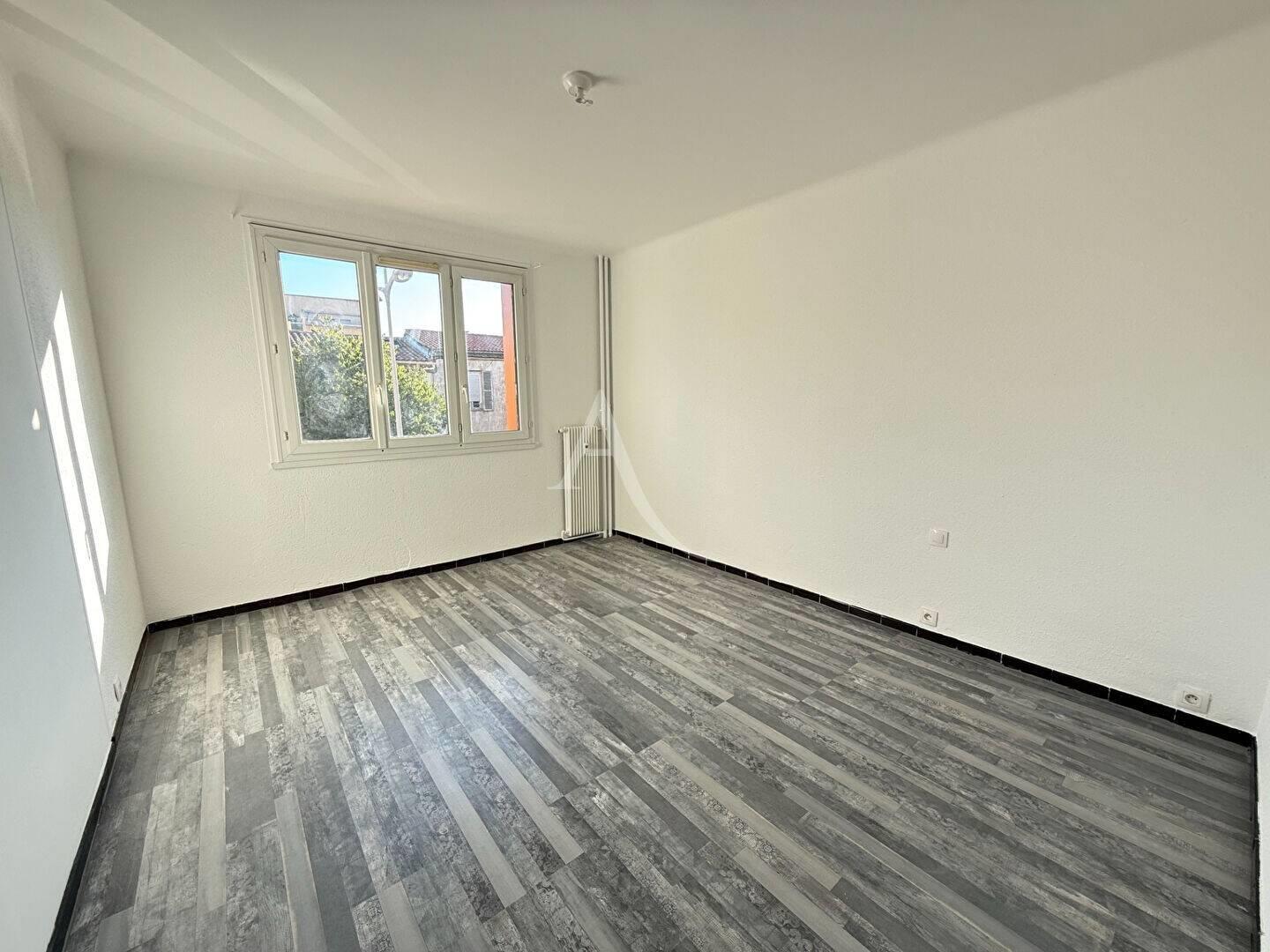 Appartement à louer, 79m², Nîmes