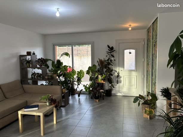 Maison à louer, 73m², Roche