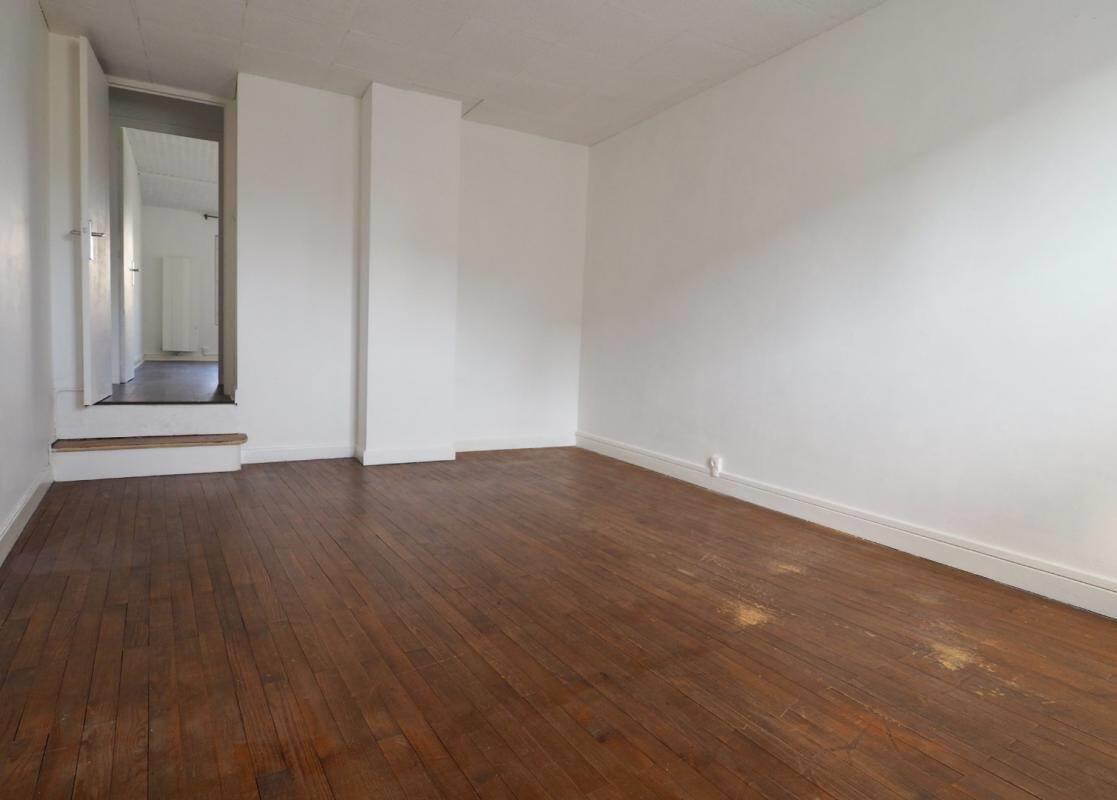 Maison à louer, 74m², Villieu-Loyes-Mollon