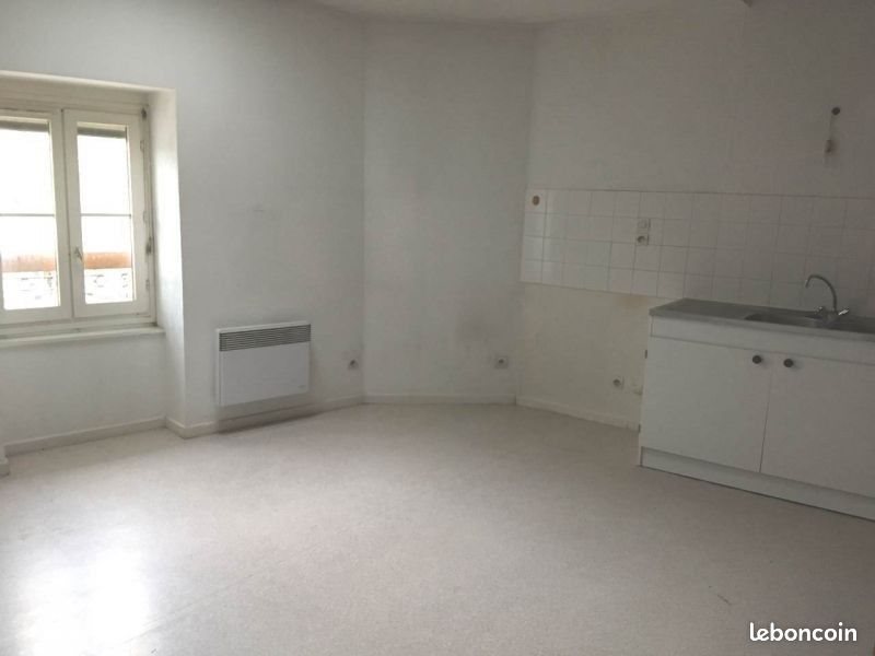 Appartement à louer, 38m², Poncin