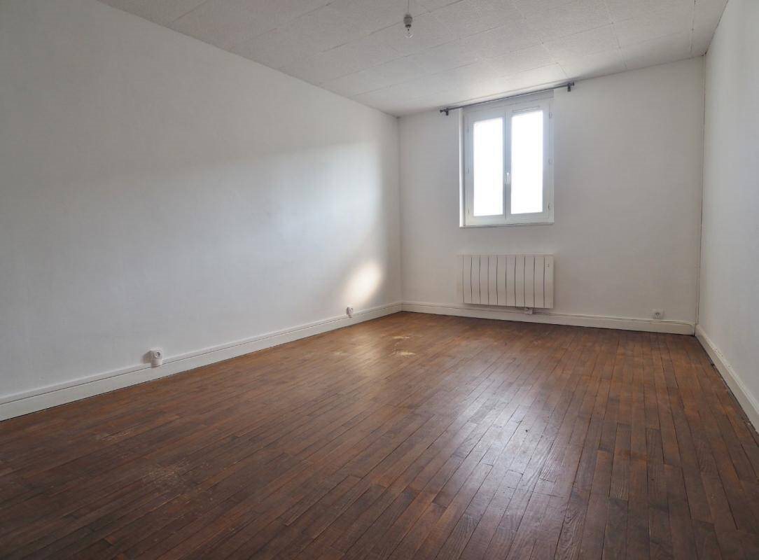 Maison à louer, 74m², Villieu-Loyes-Mollon