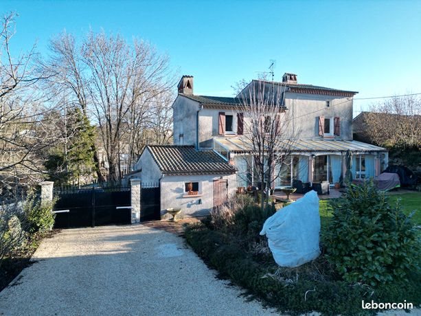Maison à vendre, 170m², Alboussière