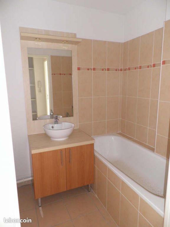 Appartement à louer, 27m², Gond-Pontouvre