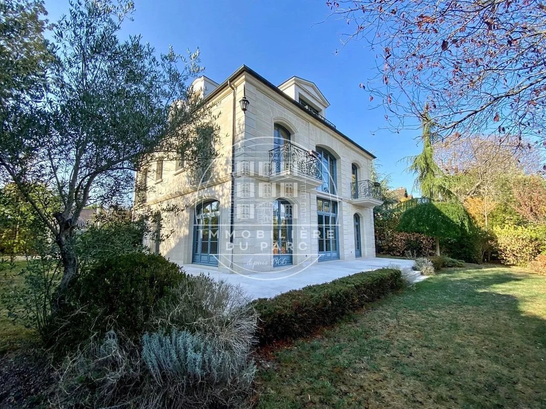 Maison à louer, 246m², Bazoches-sur-Guyonne