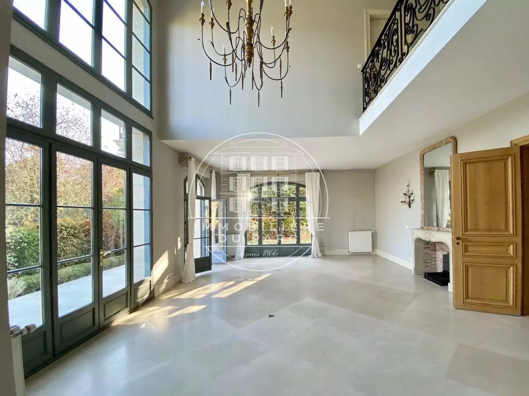 Maison à louer, 246m², Bazoches-sur-Guyonne