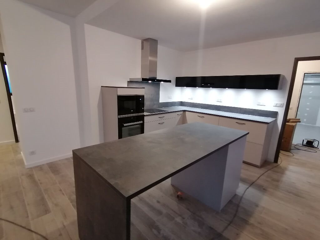 Maison à louer, 140m², Uzos