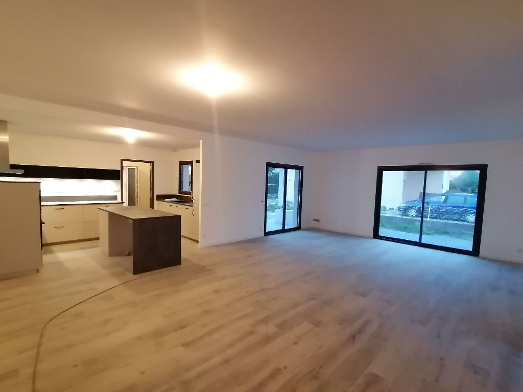 Maison à louer, 140m², Uzos