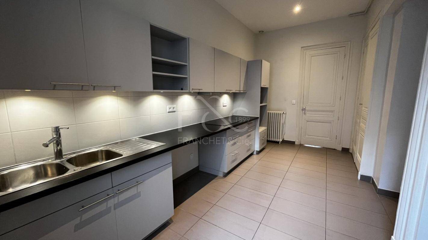 Appartement à louer, 118m², Lyon 6ème