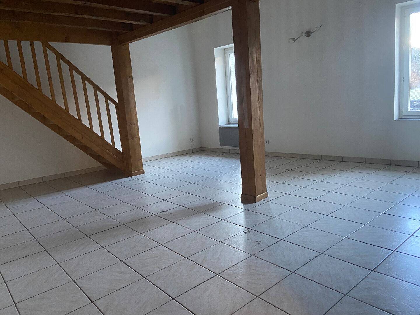 Appartement à louer, 40m², Pont-Evêque