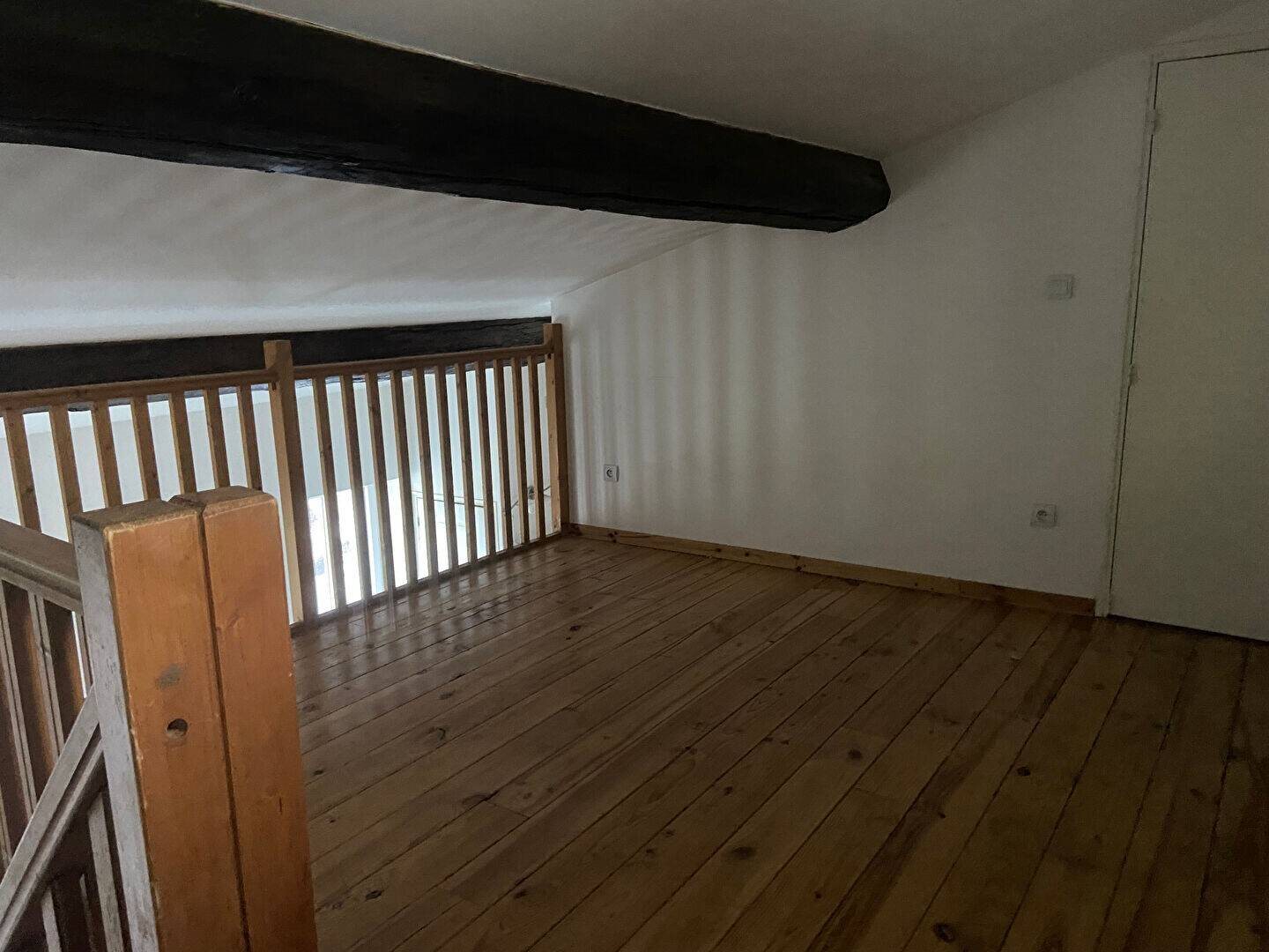Appartement à louer, 40m², Pont-Evêque