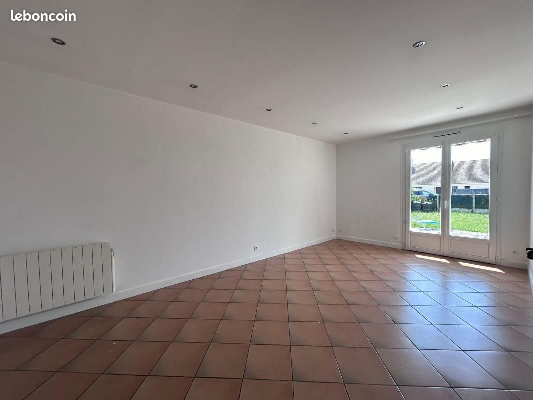 Maison à louer, 76m², Avaray