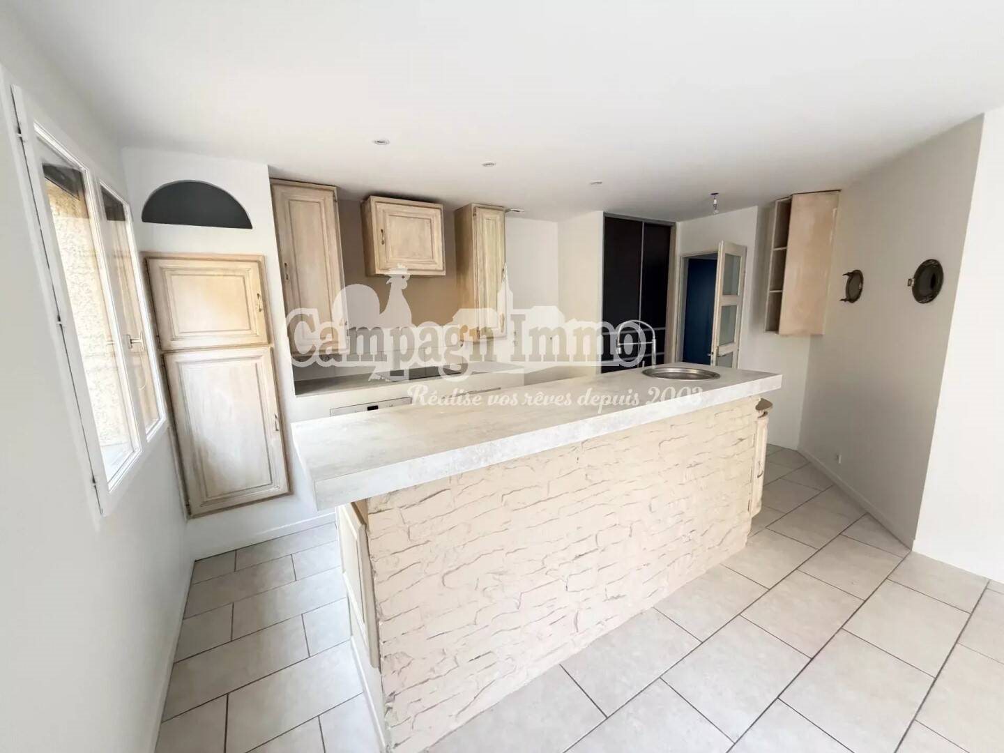 Appartement à louer, 45m², Saint-Forgeux