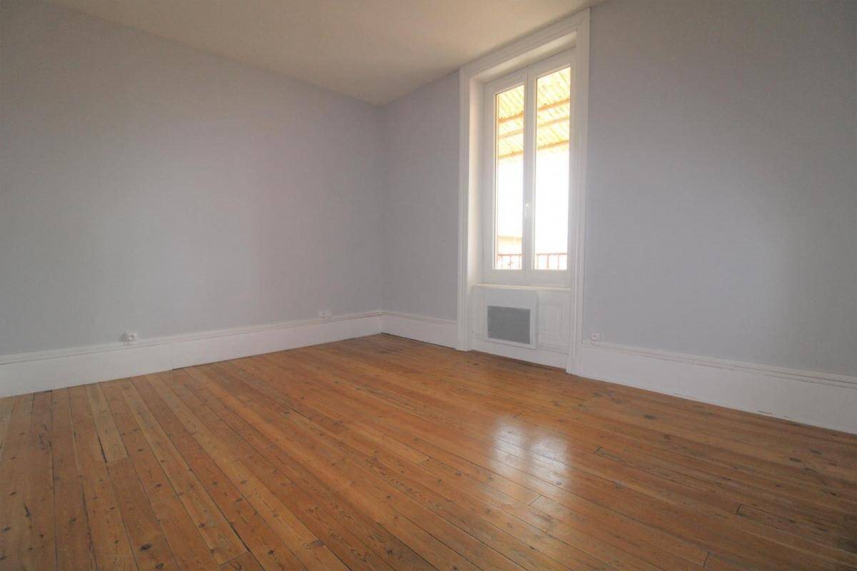 Appartement à louer, 63m², Fleurie