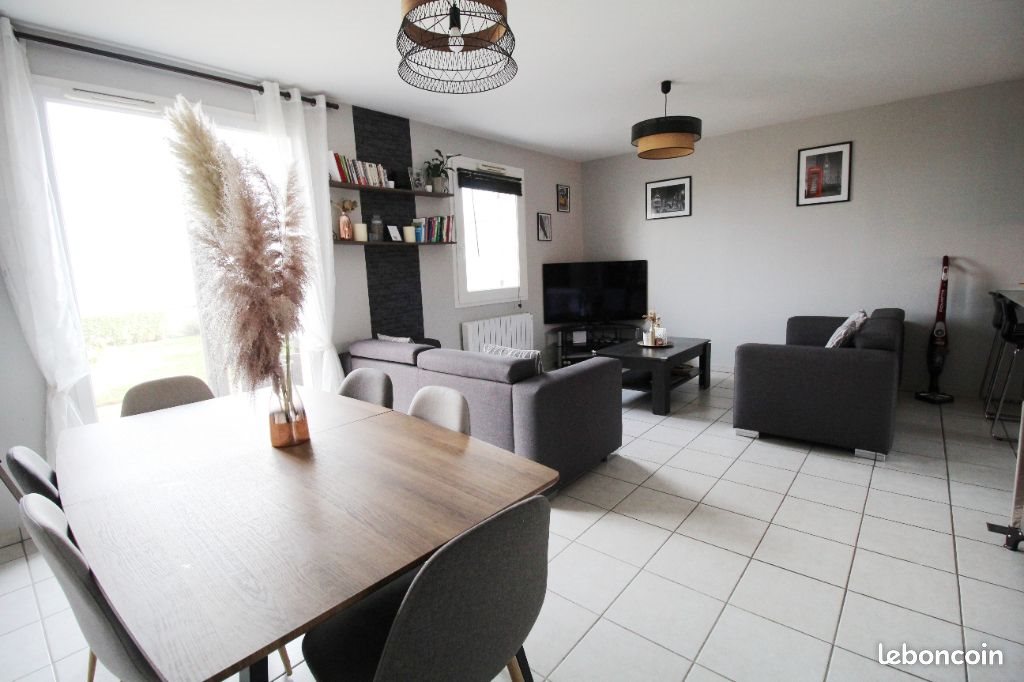 Maison à louer, 82m², Rontalon