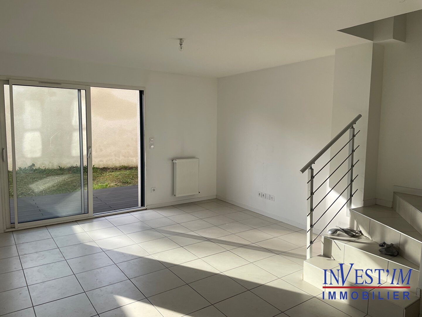 Maison à louer, 952m², Saint-Genis-Laval