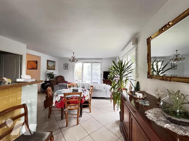 Appartement à louer, 80m², Avion