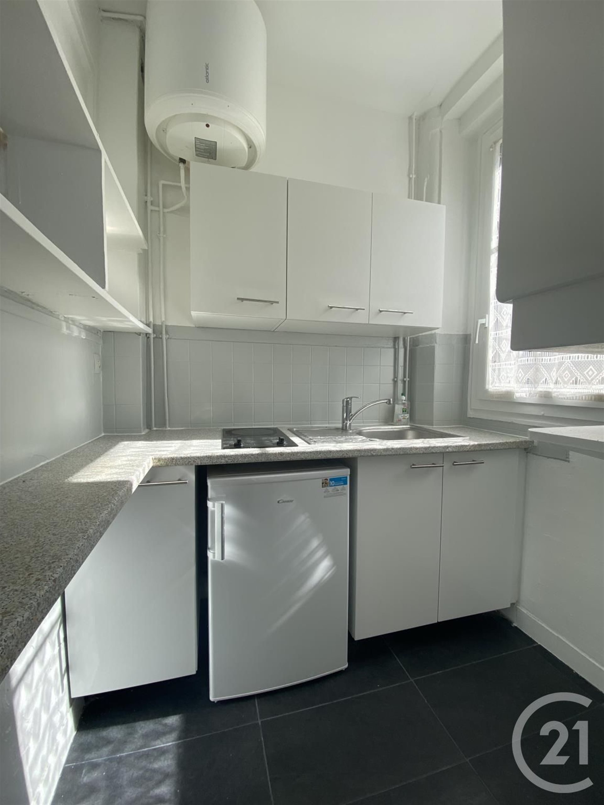 Appartement à louer, 19m², Paris 18ème