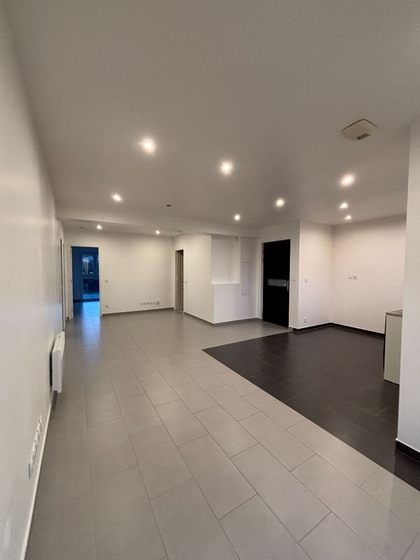 Appartement à louer, 82m², Montry