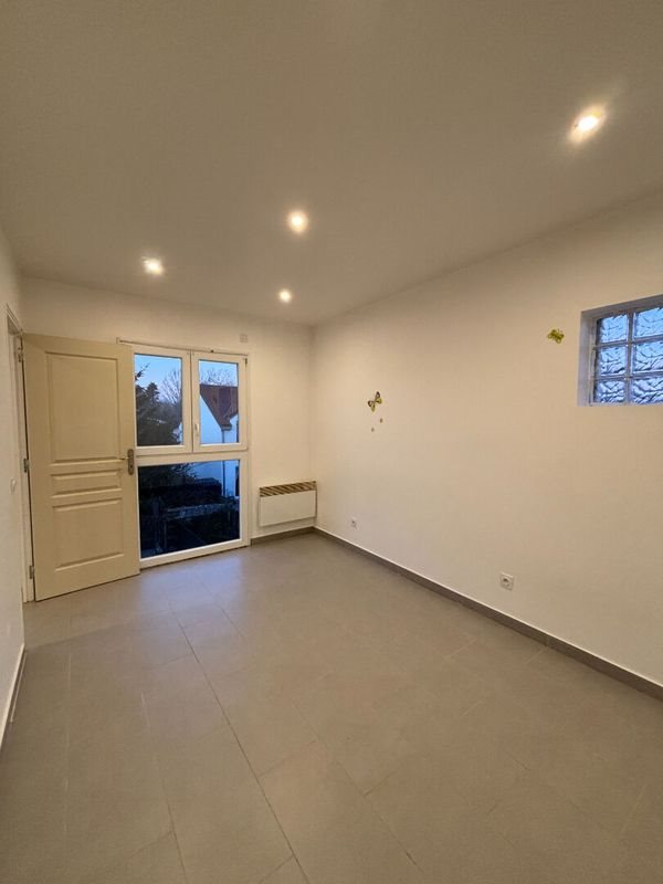 Appartement à louer, 82m², Montry