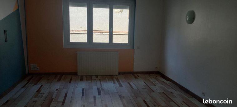 Maison à louer, 79m², Mézens