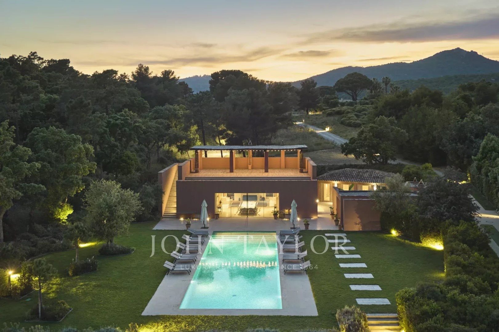 Maison à louer, 1000m², Grimaud