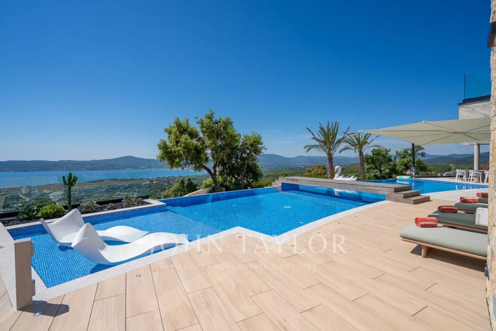 Maison à louer, 1200m², Grimaud