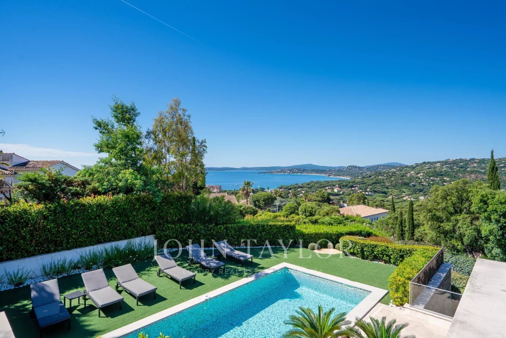 Maison à louer, 350m², Les Issambres